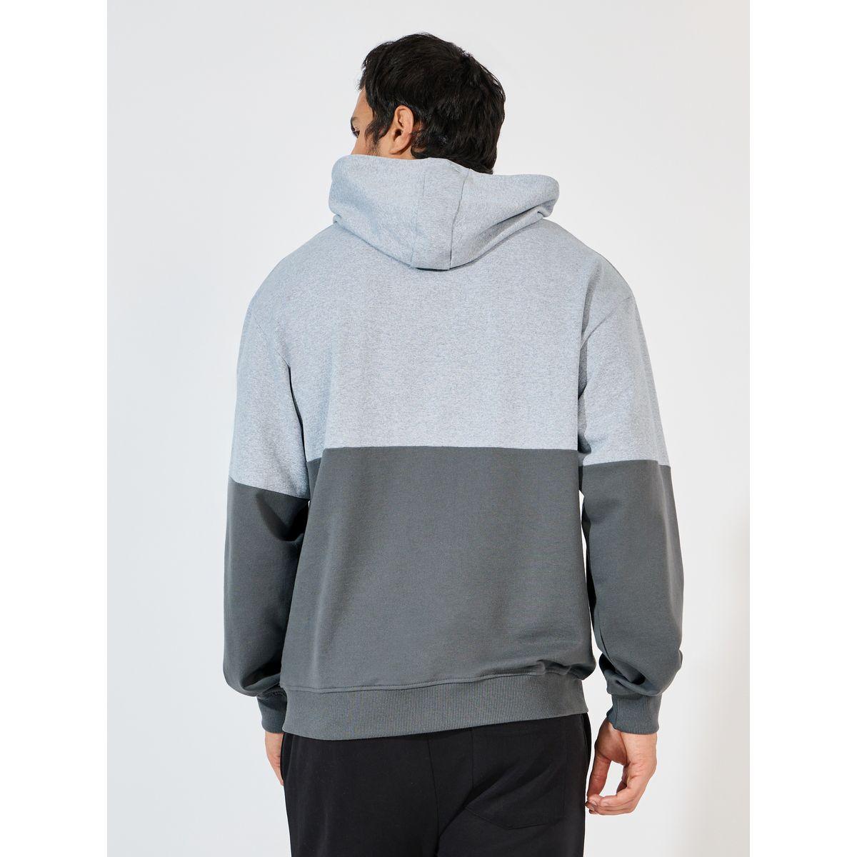 هودي تيري بقصة مريحة ونمط كتل الالوان-men-winterwear-hoodiesandsweatshirts-image-4