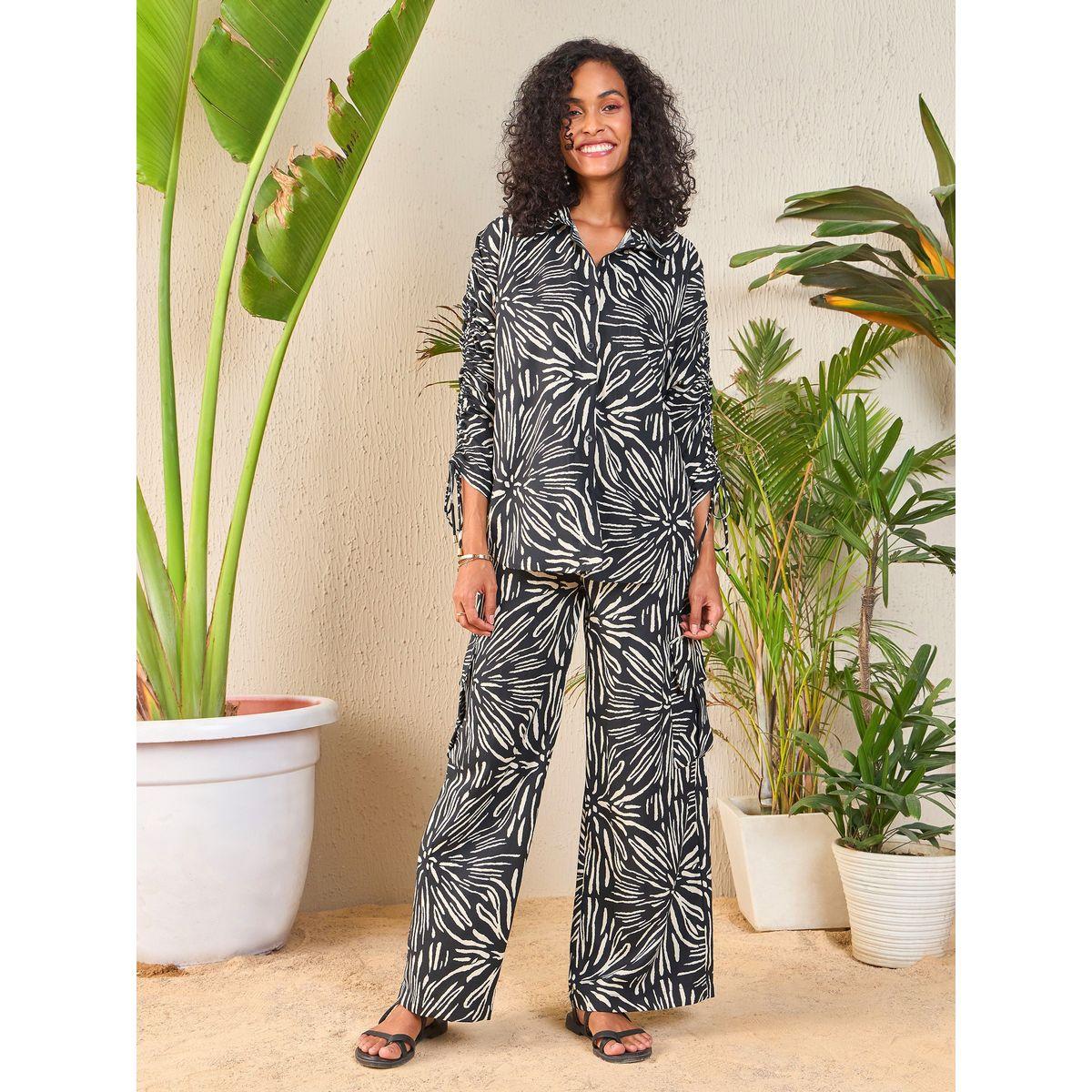 طقم من بنطال كارجو مع بلوزة بطبعة مجردة ساسافراس × ستايلي-women-clothing-coordsets-image-8