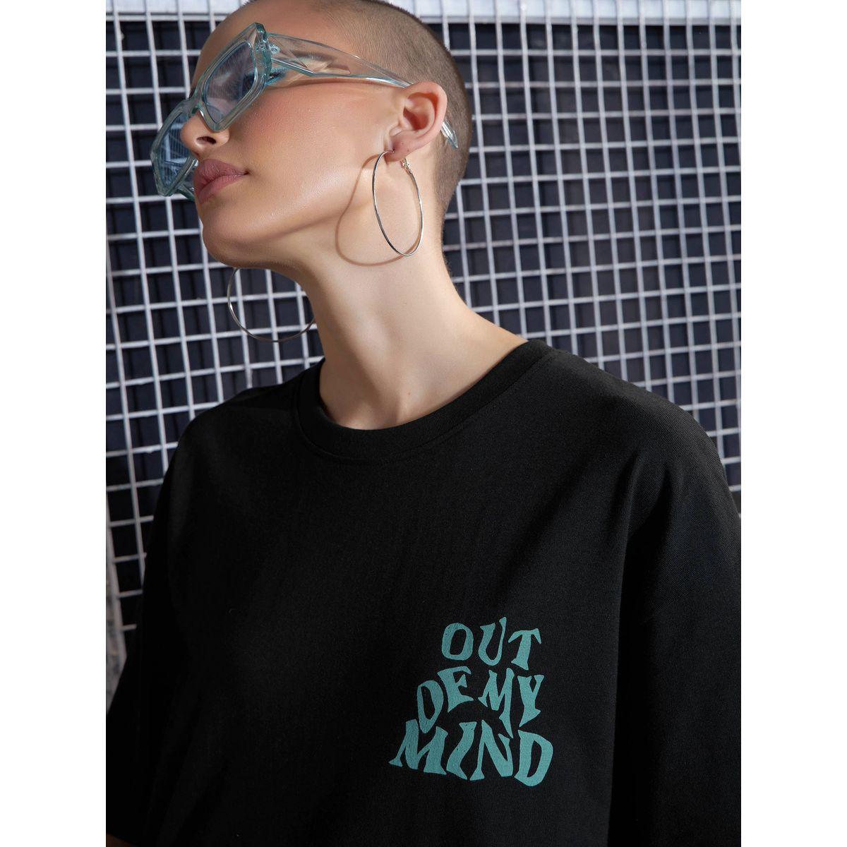 تيشيرت فضفاض بطبعة جرافيك واكتاف منخفضة ساسافراس × ستايلي-women-clothing-tshirts-image-4