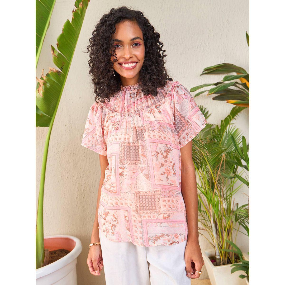بلوزة بطبعة مرقعة وياقة بتفاصيل كشكش ساسافراس × ستايلي-women-clothing-shirtsandblouses-blouses-image-1