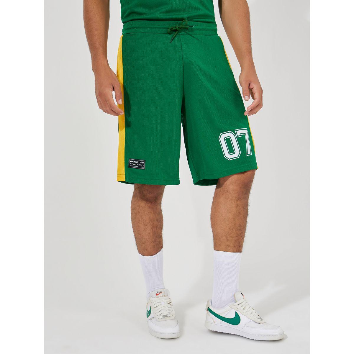 طقم منسق من شورت وتيشيرت فضفاض بطبعة فارسيتي-men-clothing-coordsets-image-5