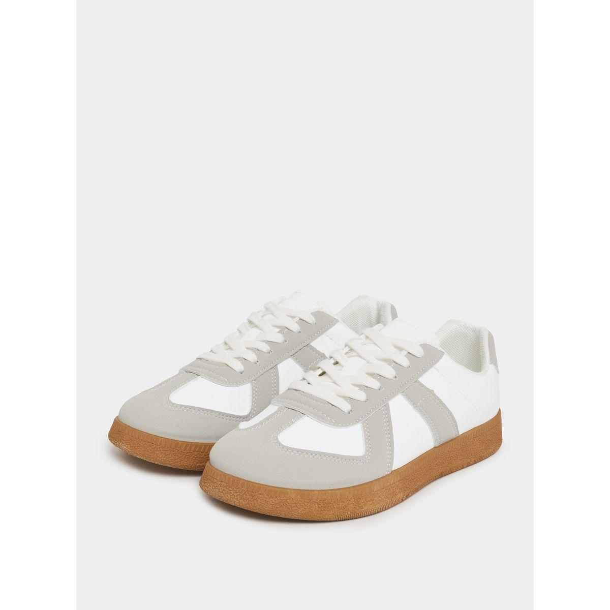 حذاء سنيكرز بنمط كتل الالوان ورباط غلق-women-shoes-sneakers-image-3