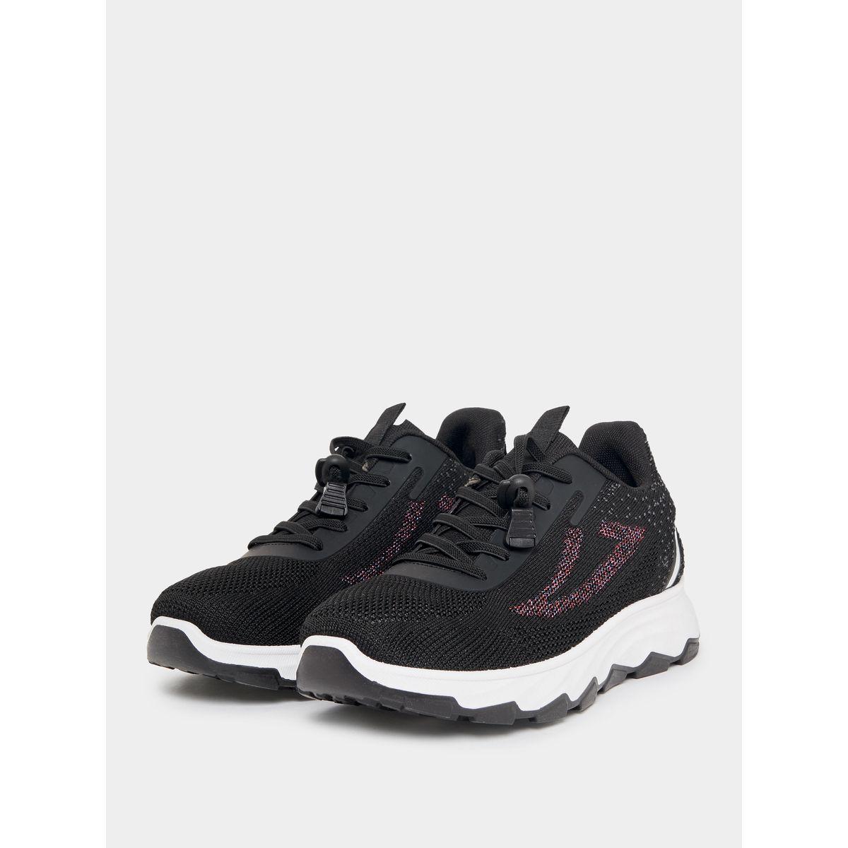 حذاء سنيكرز مريح بتفاصيل شبكية-women-shoes-sneakers-image-2