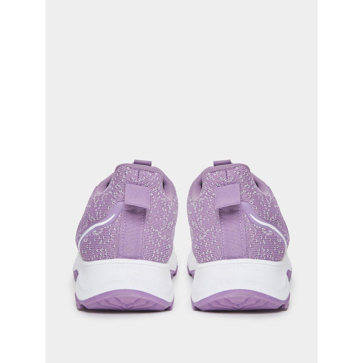 حذاء سنيكرز مريح بتفاصيل شبكية-women-shoes-sneakers-image-4
