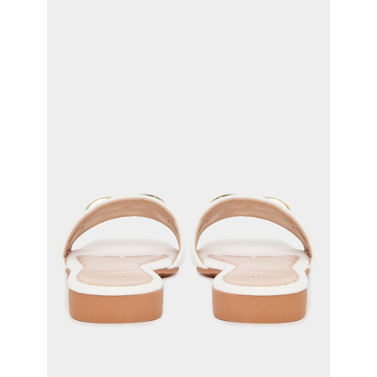 صندل فلات بمقدمة مفتوحة مع حلية بنمط إبزيم-women-shoes-sandals-flats-image-4