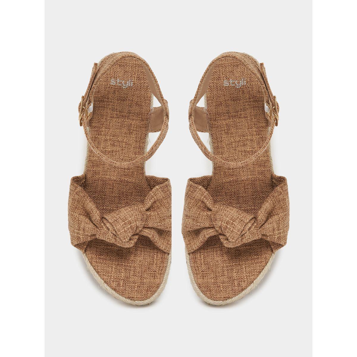 صندل بكعب ويدج وربطة فيونكة-women-shoes-heels-image-6