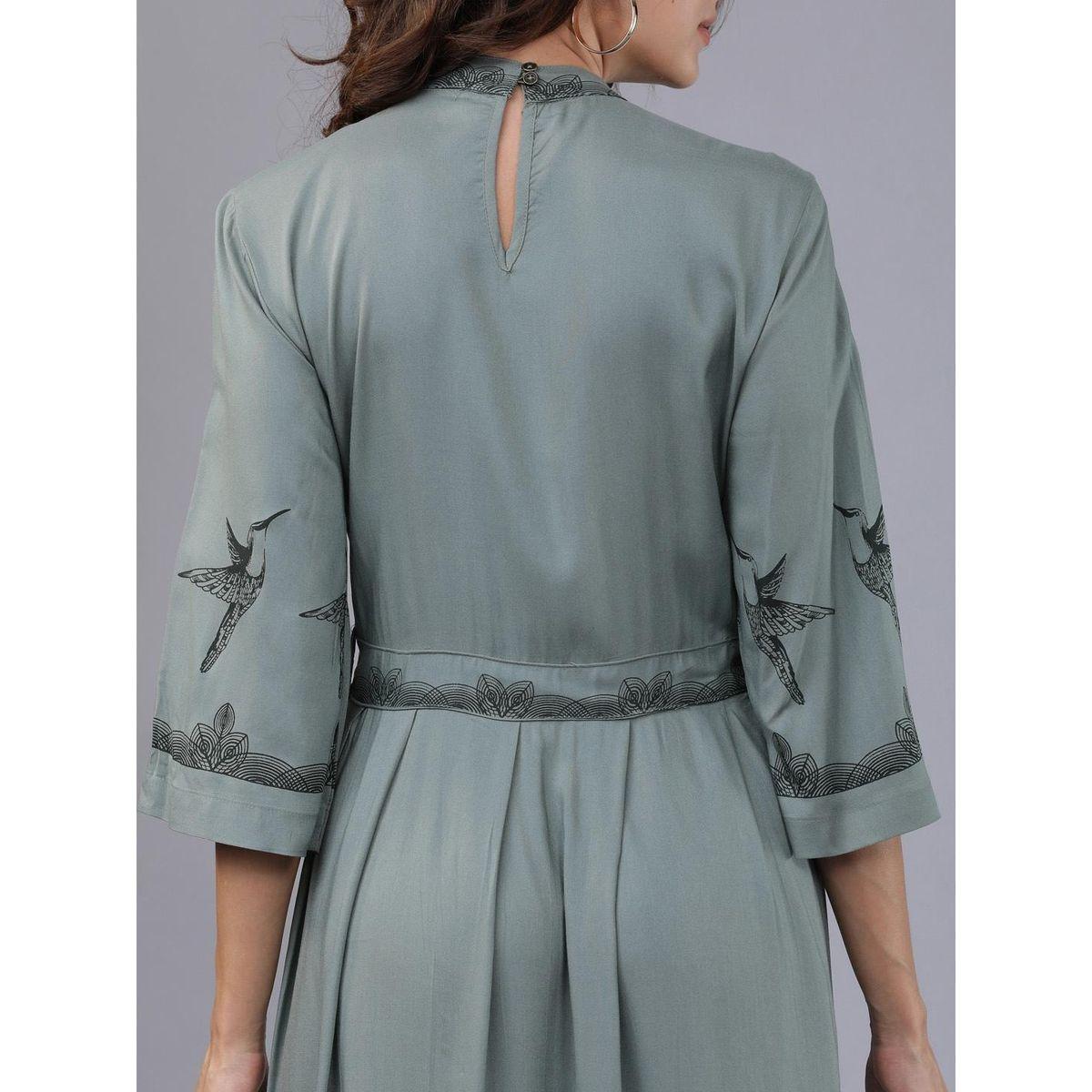 فستان طويل بياقة عالية وكسرات طوكيو توكيز × ستايلي-women-clothing-dresses-image-5