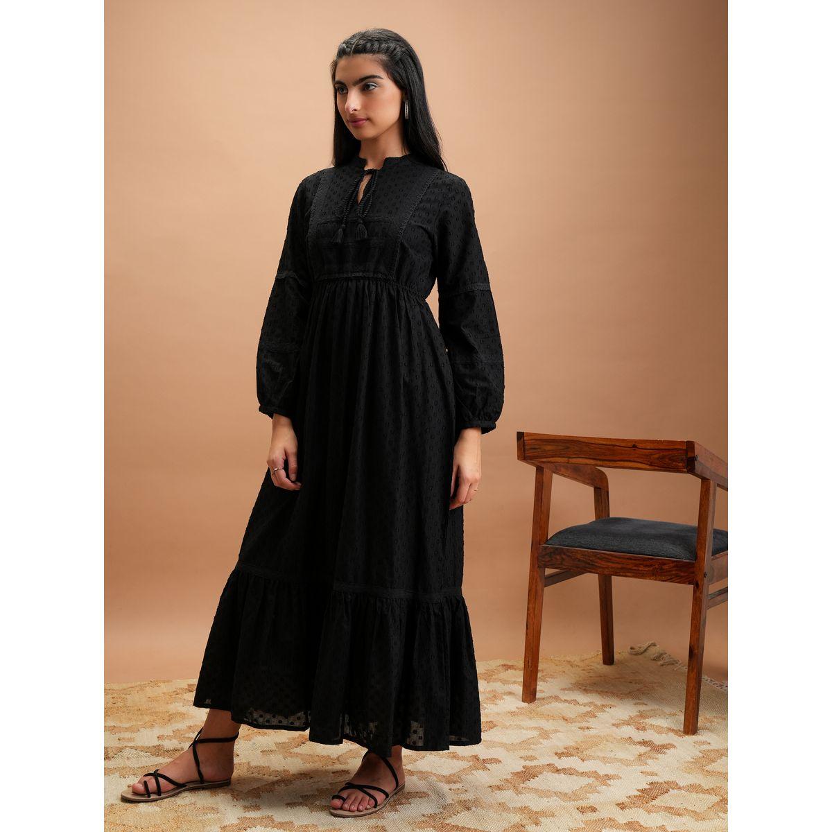 Vishudh X Styli  Dobby Tie-Up Neck Tiered Maxi Dress-women-clothing-dresses-image-3