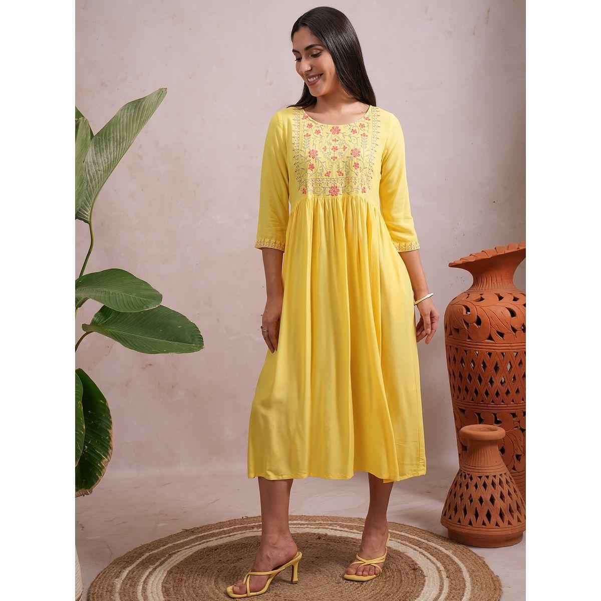 فستان ميدي بتفاصيل زهور مُطرزة فيشود × ستايلي-women-clothing-dresses-image-2