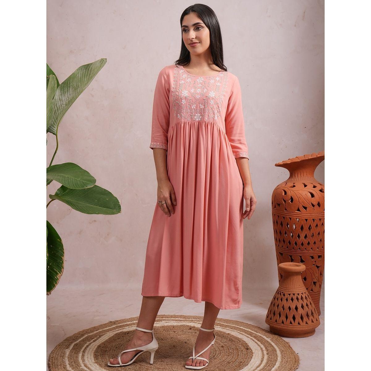 فستان ميدي بتفاصيل زهور مُطرزة فيشود × ستايلي-women-clothing-dresses-image-2