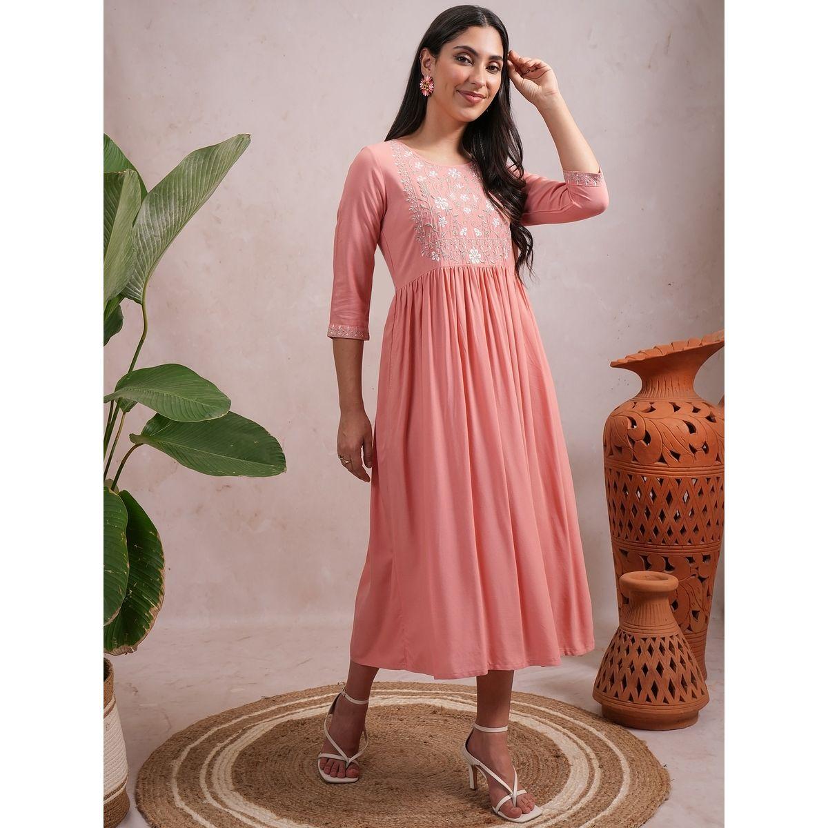 فستان ميدي بتفاصيل زهور مُطرزة فيشود × ستايلي-women-clothing-dresses-image-4