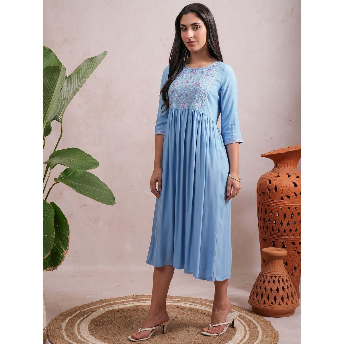 فستان ميدي بتفاصيل زهور مُطرزة فيشود × ستايلي-women-clothing-dresses-image-2