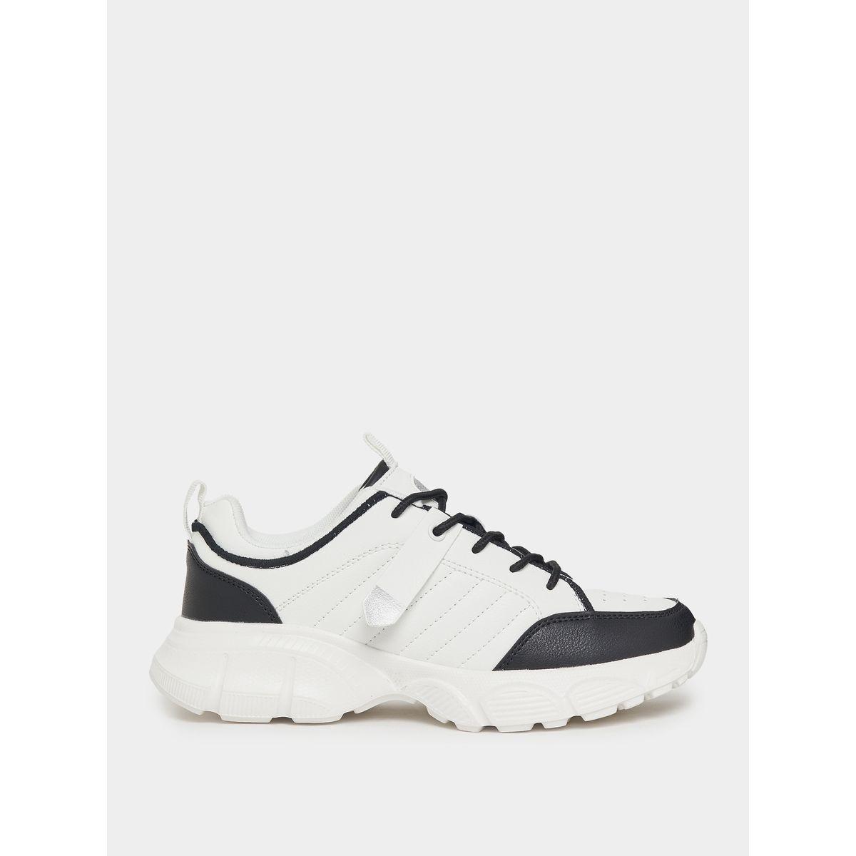 حذاء سنيكرز بكعب شانكي ورباط غلق-women-shoes-sneakers-image-2