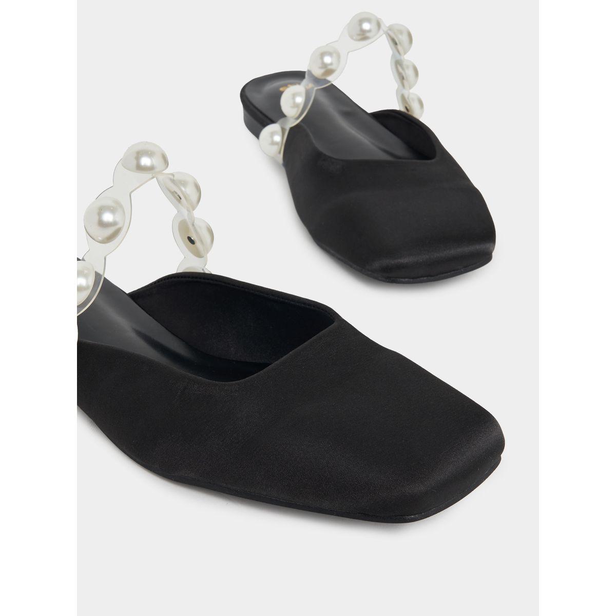 حذاء ميولز بمقدمة مربعة وسير مزين بلؤلؤ-women-shoes-heels-image-4