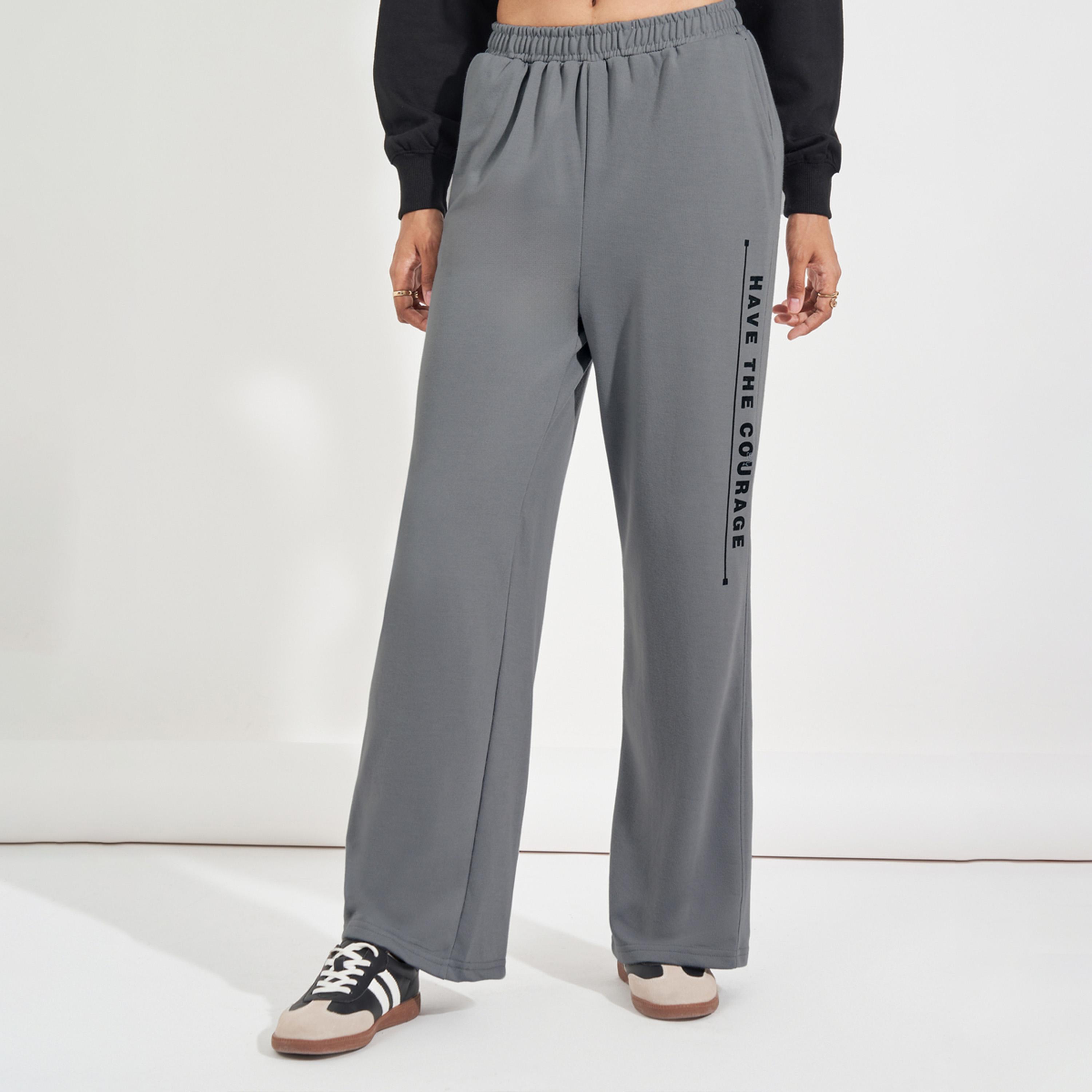 ستايلي - بنطال رياضي واسع الساق بخصر مرتفع وطبعة شعار-women-clothing-bottoms-joggers-image-2