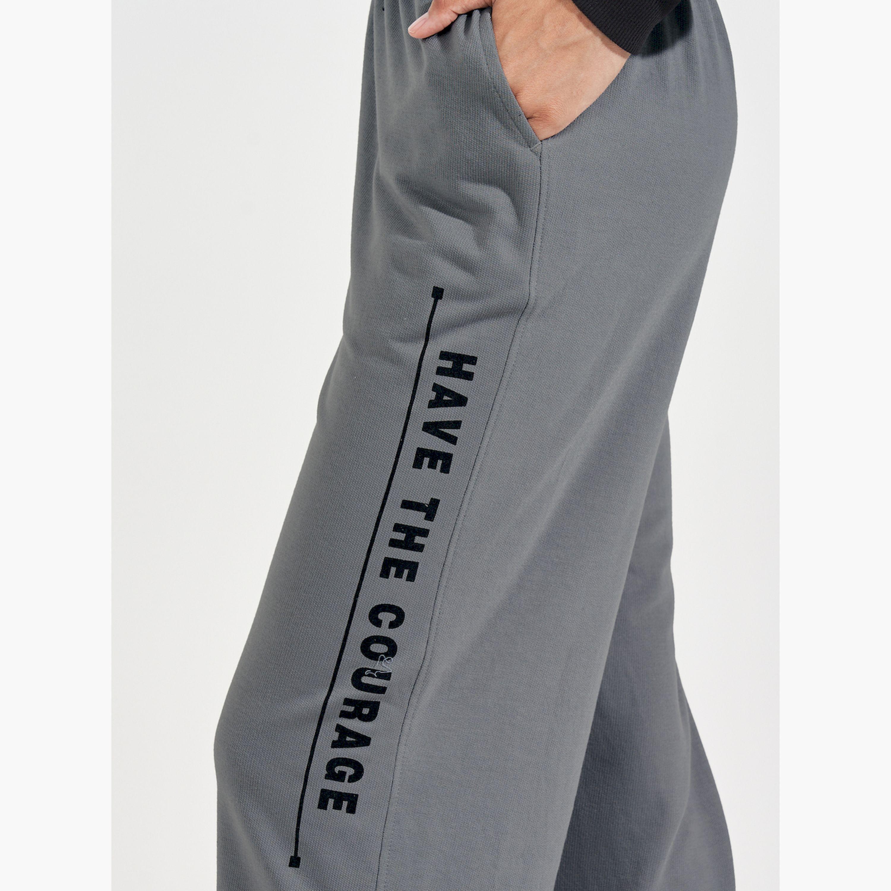 ستايلي - بنطال رياضي واسع الساق بخصر مرتفع وطبعة شعار-women-clothing-bottoms-joggers-image-3