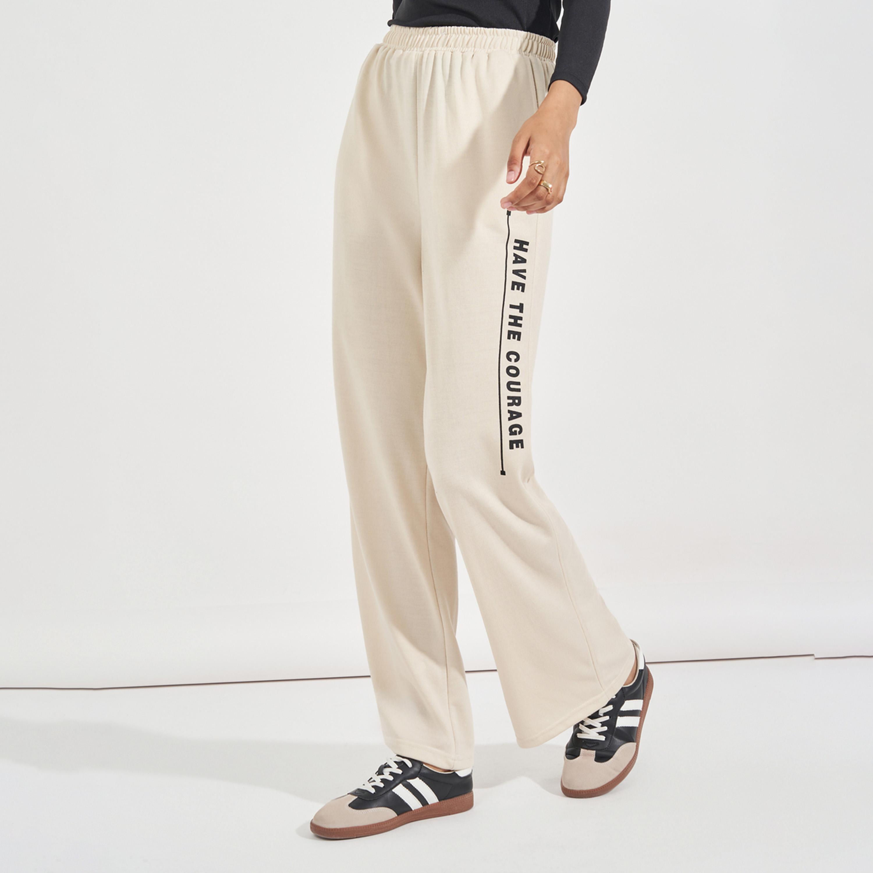 ستايلي - بنطال رياضي واسع الساق بخصر مرتفع وطبعة شعار-women-clothing-bottoms-joggers-image-2