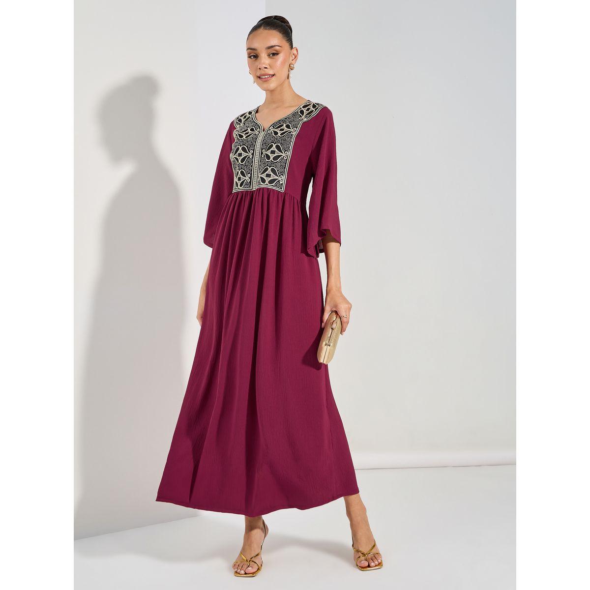 جلابية بياقة مُطرّزة مع اكمام جرس-women-arabicclothing-jalabiyas-image-1