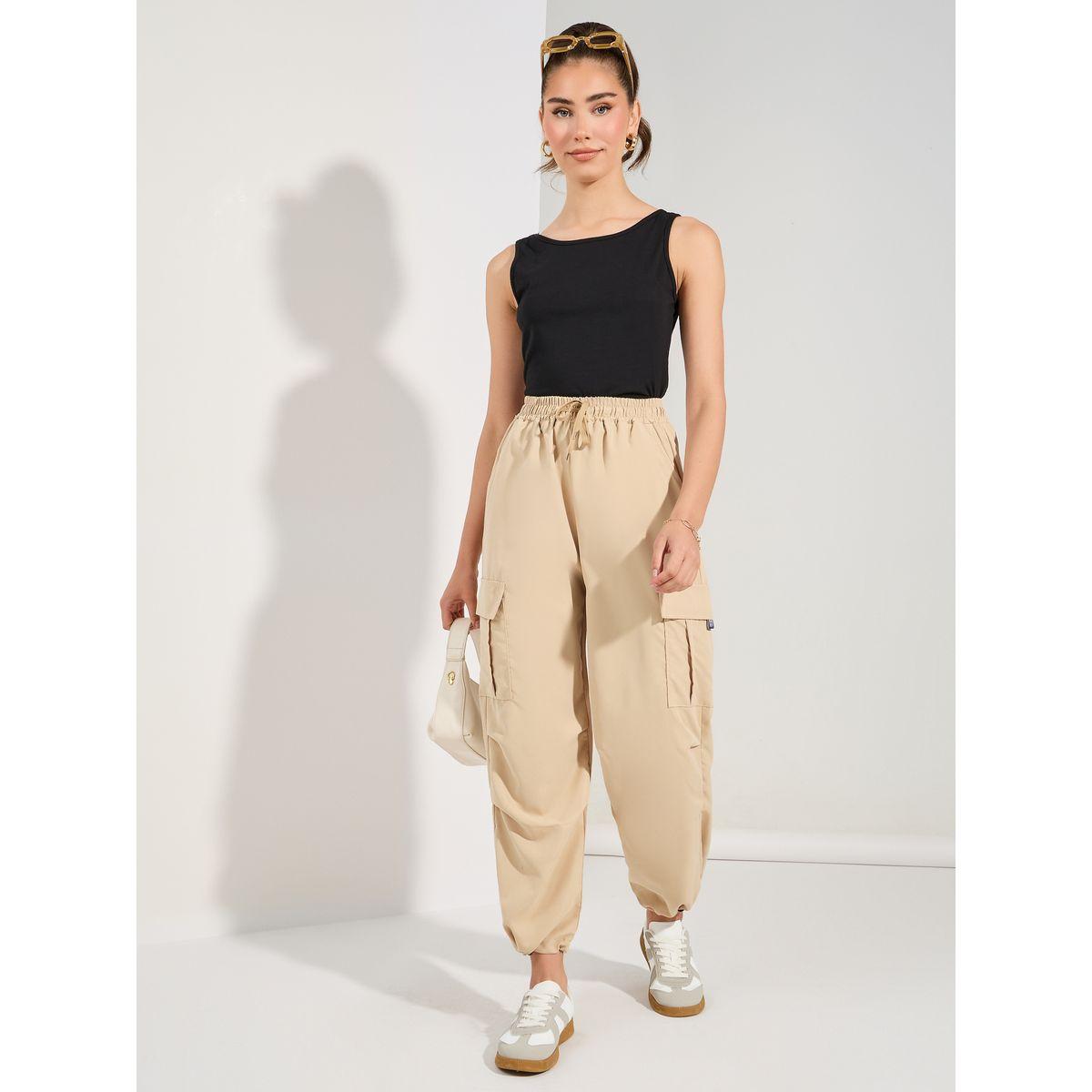 بنطال كارجو بقصة مريحة وحواف مكبلة-women-clothing-bottoms-trousers-image-2