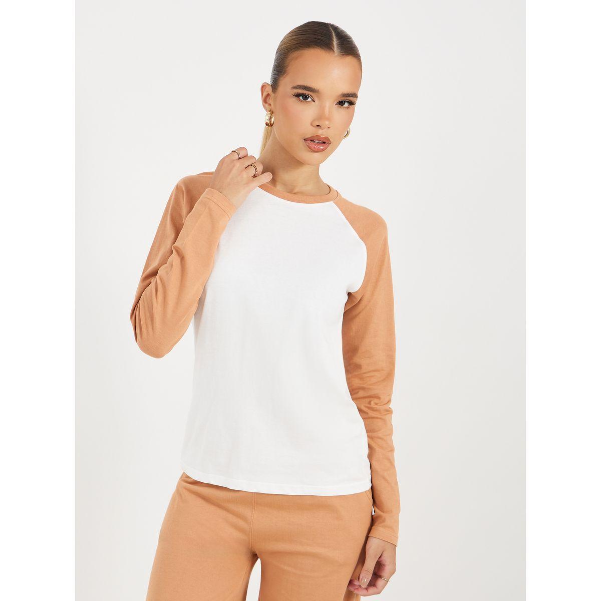 طقم منسق من جوغر بأرجل واسعة وتيشيرت بأكمام طويلة-women-clothing-coordsets-image-3