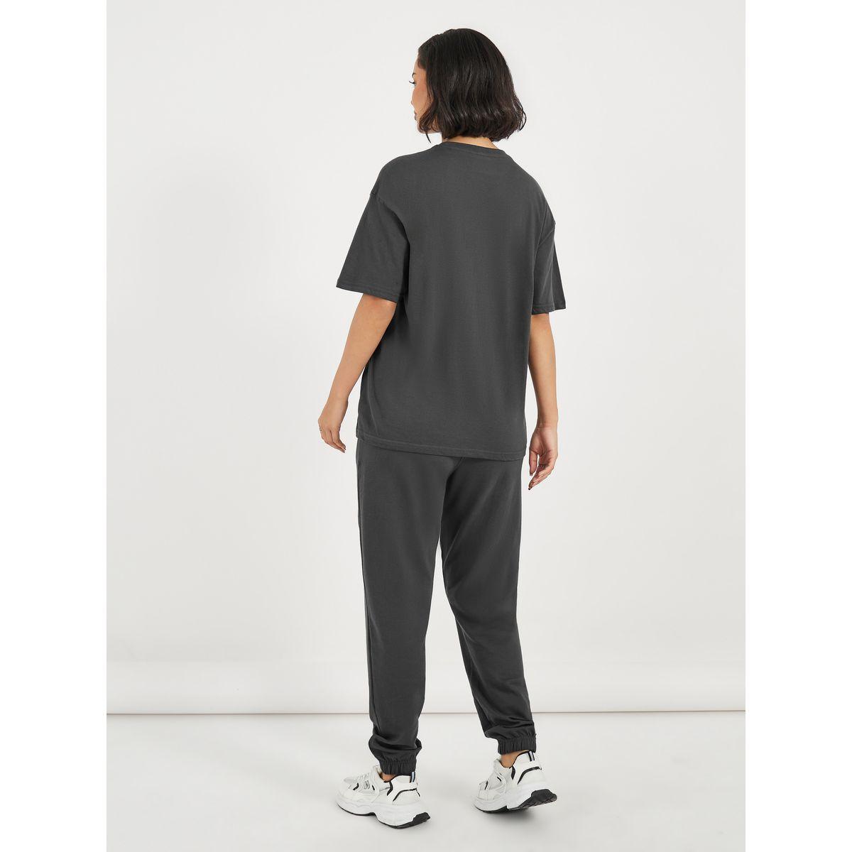 Styli Contrast Overlock Detail Overside T-Shirt And Cuffed Jogger Co-Ords Set-women-clothing-coordsets-image-6