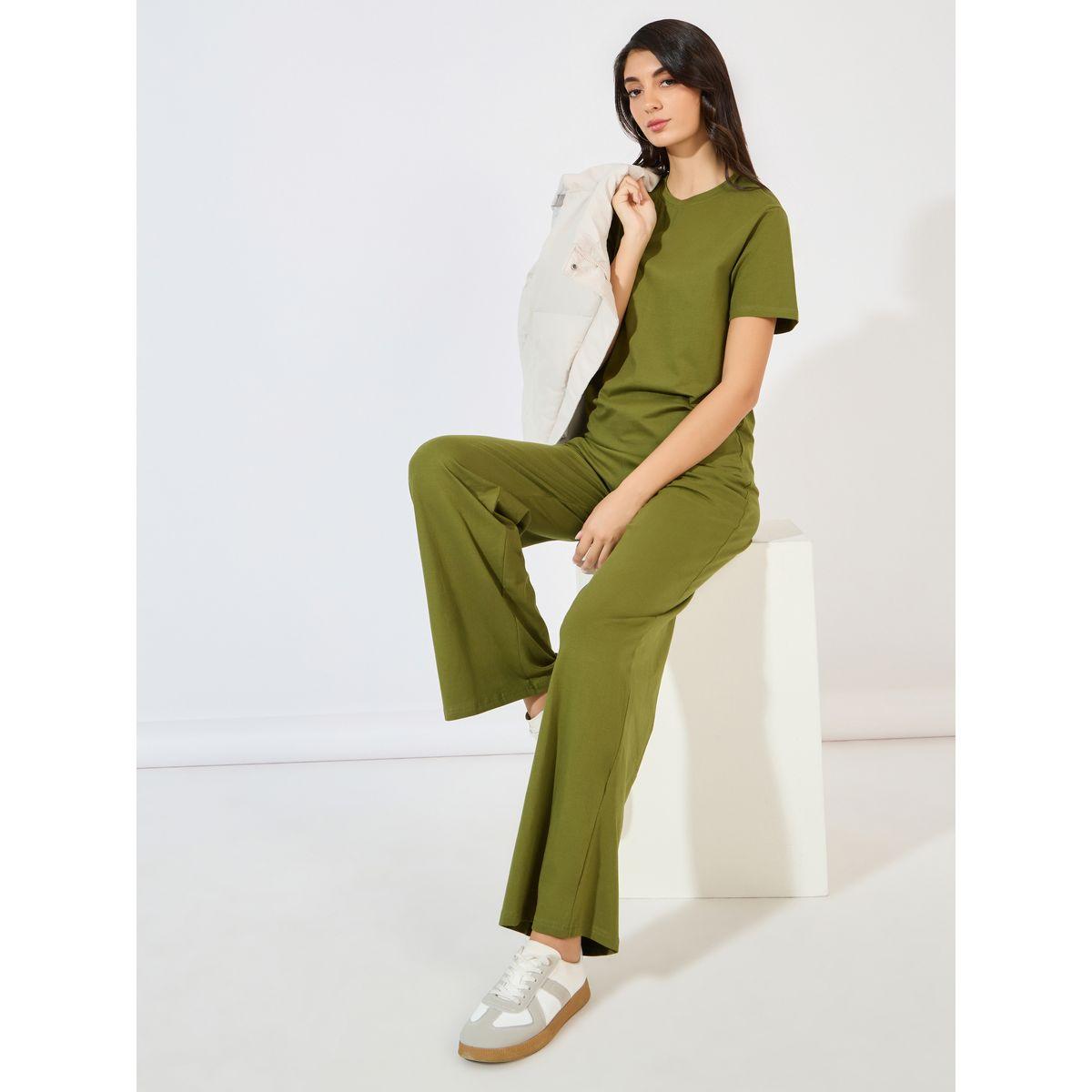 طقم منسق من جوغر بأرجل واسعة مع تيشيرت بأكمام قصيرة-women-clothing-coordsets-image-1