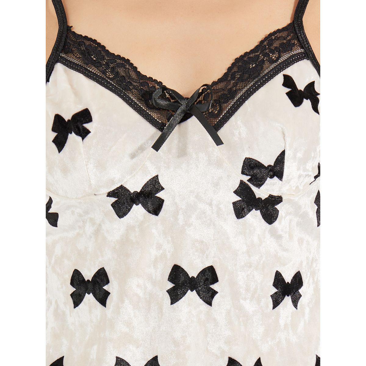 Styli Unwind AOP Bow Print lace Detail Cami & Crop Pant Pyjama Set-women-clothing-nightwear-pyjamas-longsets-image-3