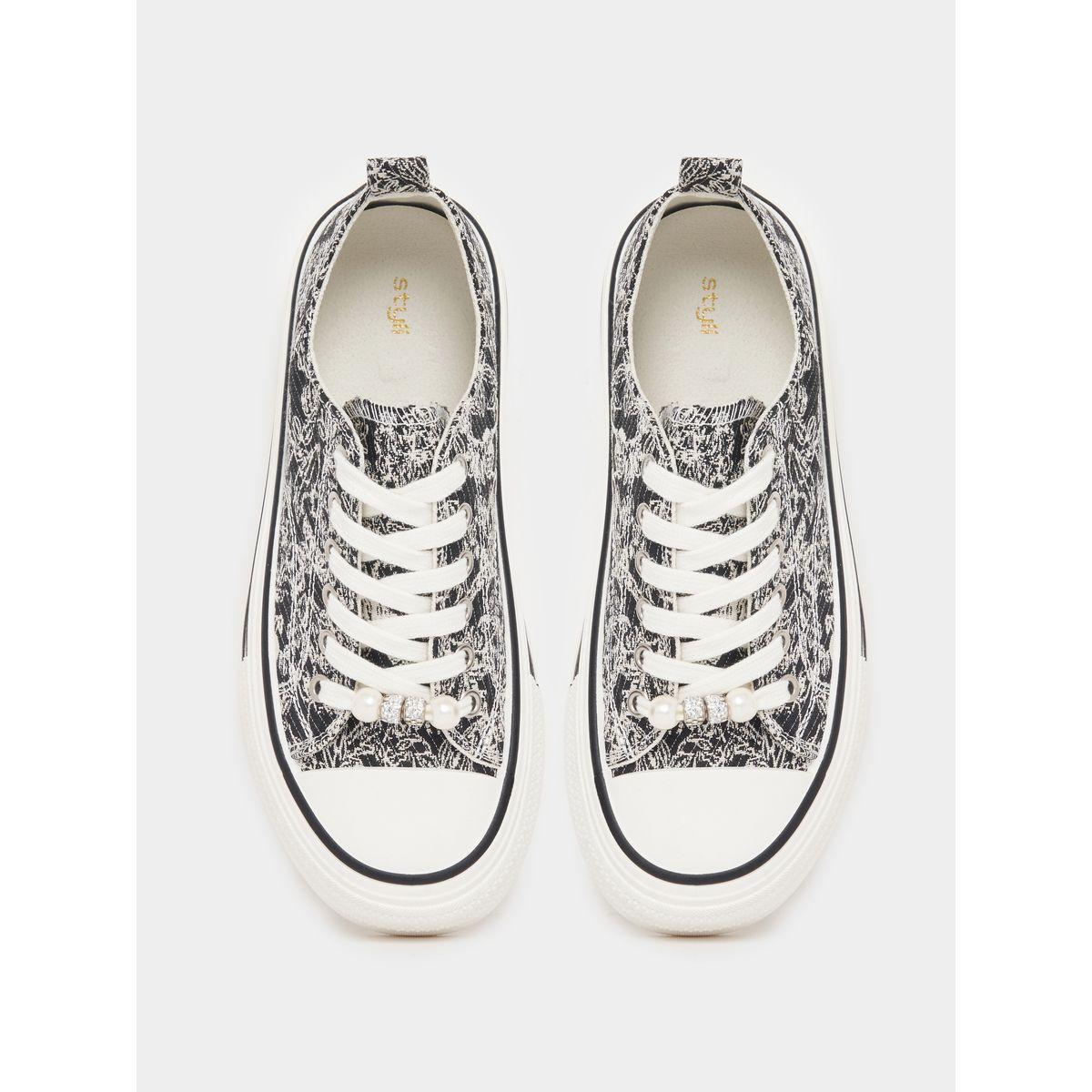 حذاء كاجوال بطبعة كانفاس-women-shoes-loafersandmoccasins-image-6