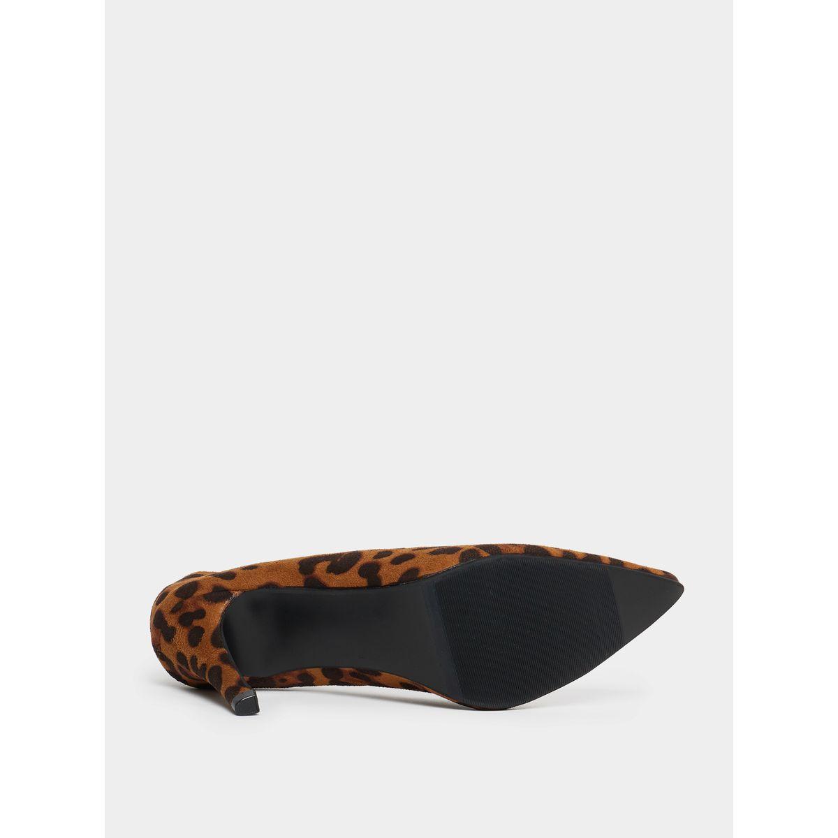 حذاء بامب بطبعة حيوان ومقدمة مدببة-women-shoes-heels-image-1