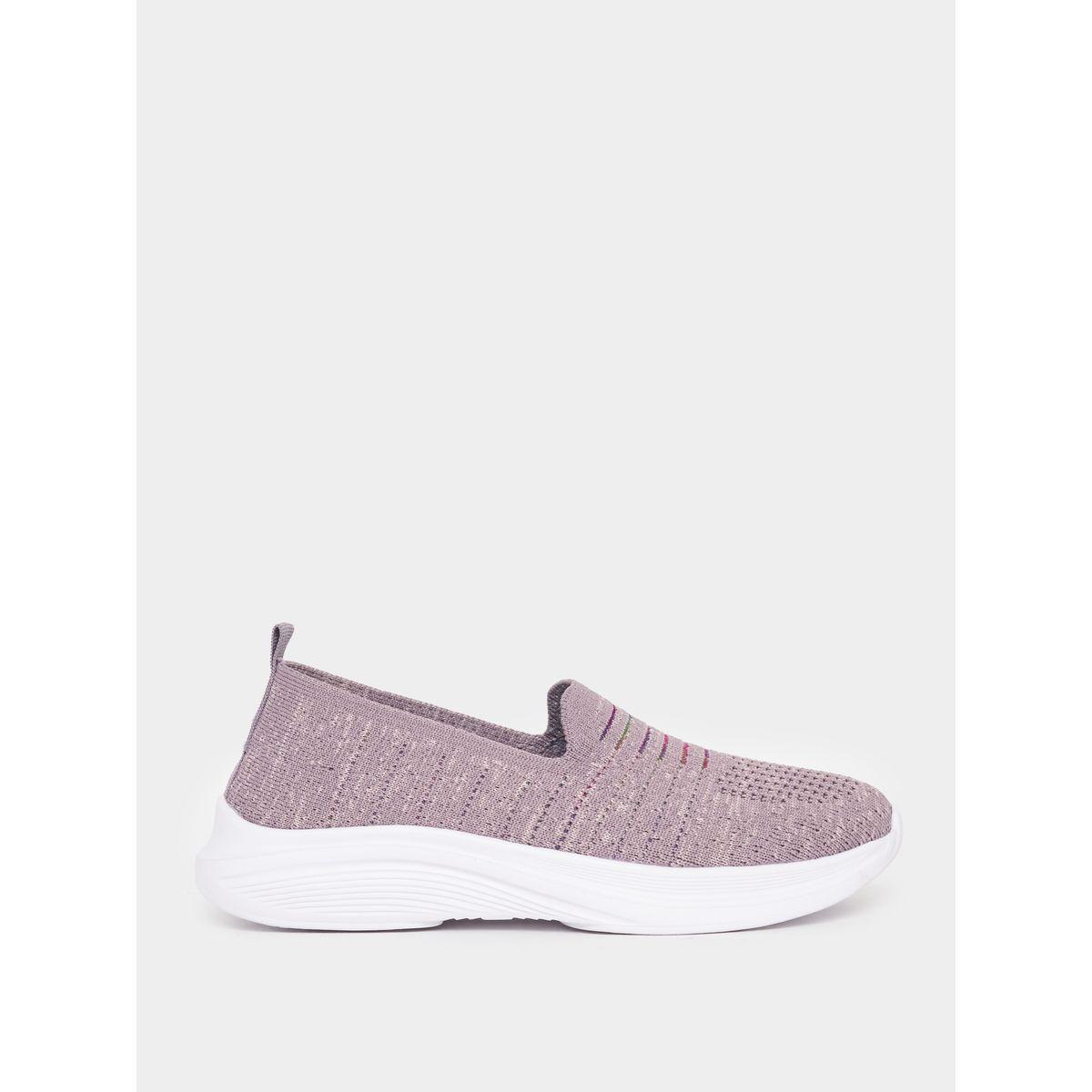 حذاء كاجوال بتفاصيل محبوكة وسهل الارتداء-women-shoes-loafersandmoccasins-image-1