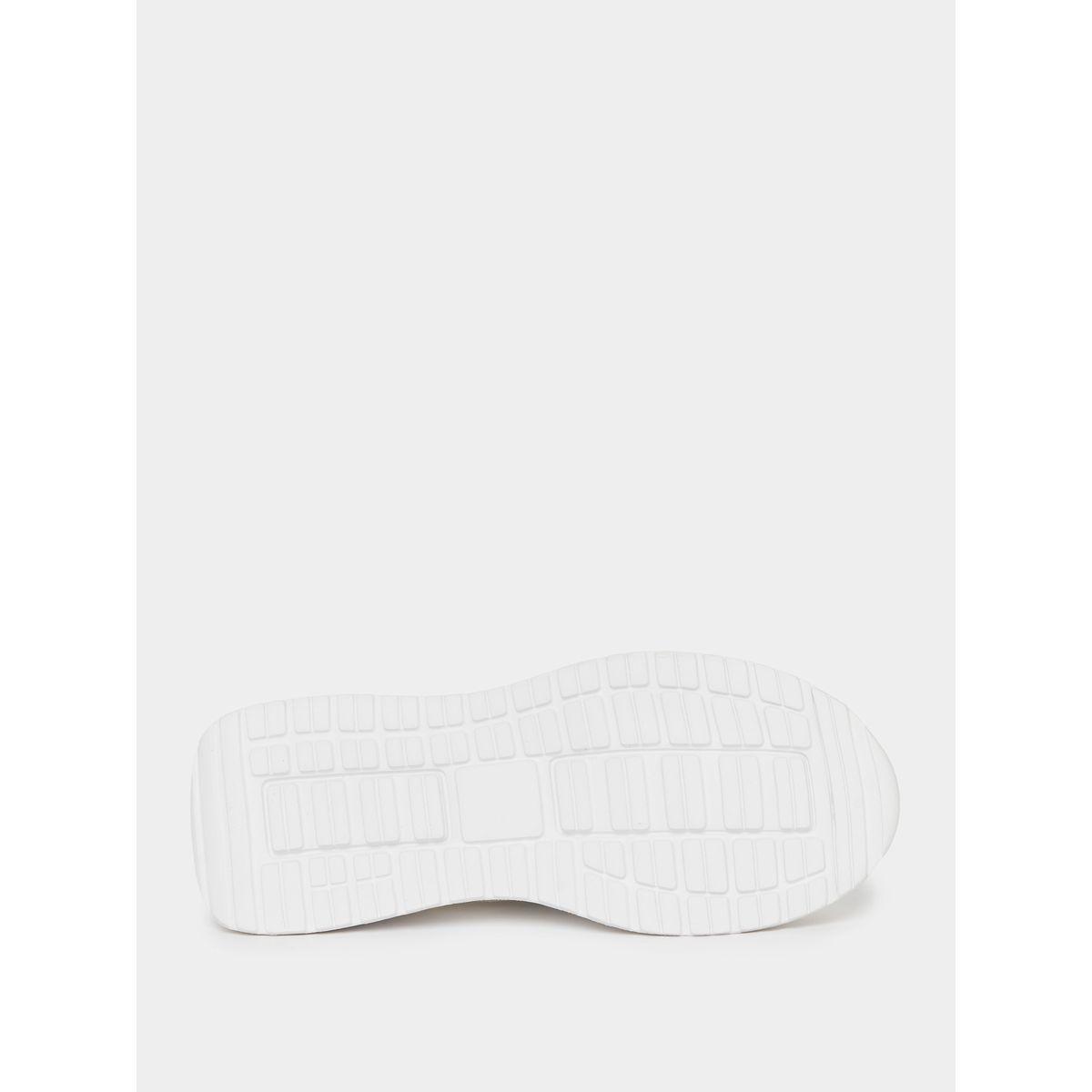 حذاء رياضي بتفاصيل بارزة الملمس-women-shoes-sneakers-image-7