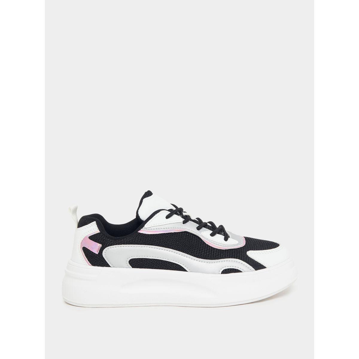 حذاء سنيكرز بنمط كتل الالوان مع رباط غلق-women-shoes-sneakers-image-2