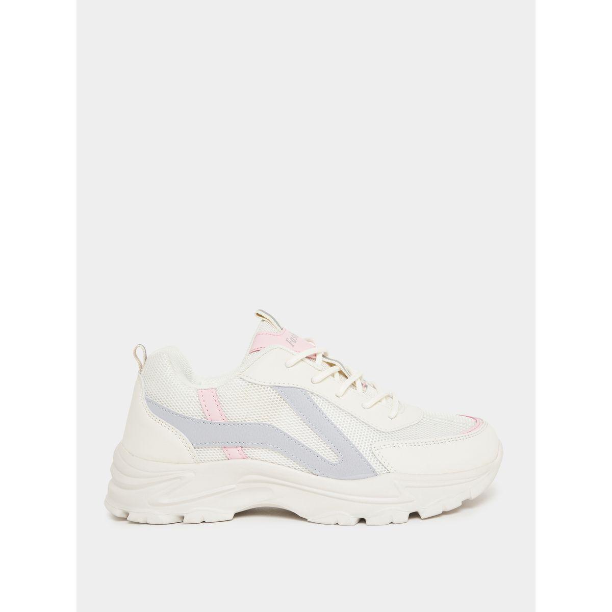 حذاء سنيكرز بتفاصيل بارزة الملمس-women-shoes-sneakers-image-5