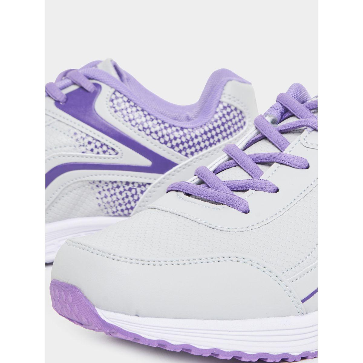 حذاء سنيكرز بتفاصيل مُتباينة مع رباط غلق-women-shoes-sneakers-image-5