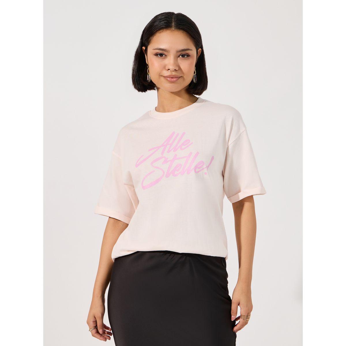 تي شيرت بطبعة شعار كبير الحجم وأكمام قصيرة-women-clothing-tshirts-image-4