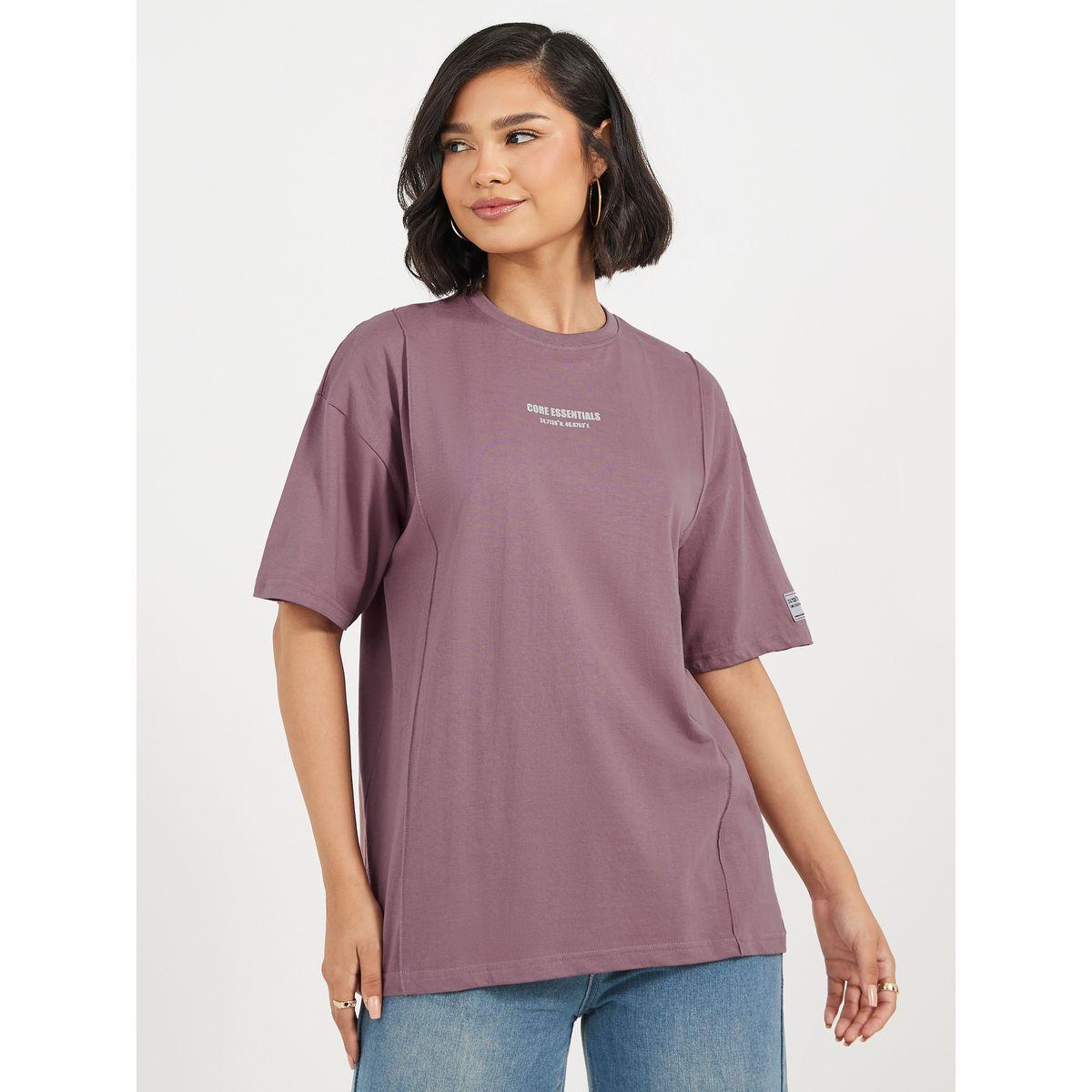 تيشيرت فضفاض مزين بشارة مع أكمام قصيرة-women-clothing-tshirts-image-1