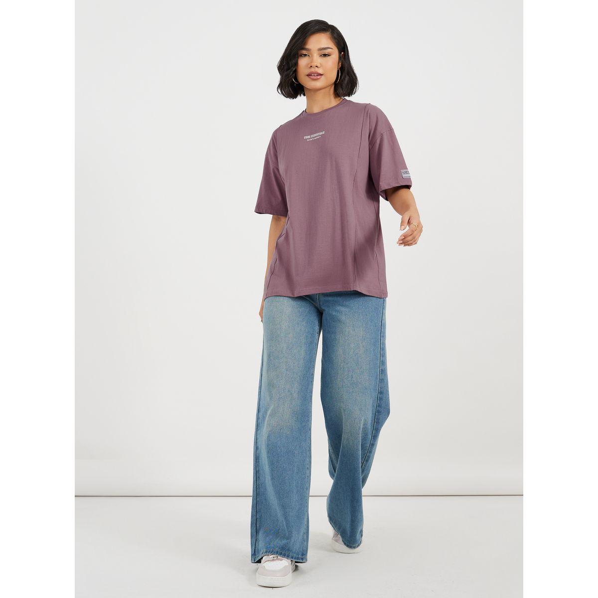 تيشيرت فضفاض مزين بشارة مع أكمام قصيرة-women-clothing-tshirts-image-2