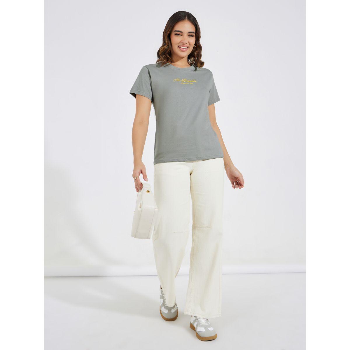 تيشيرت قطن جيرسيه بتفاصيل مُطرّزة-women-clothing-tshirts-image-2