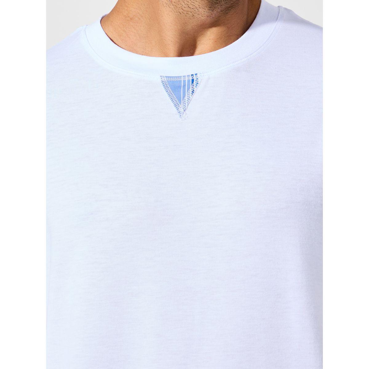 مجموعة من شورت مخطط مع تيشيرت بتفاصيل مدروزة-men-clothing-nightwear-sets-image-3