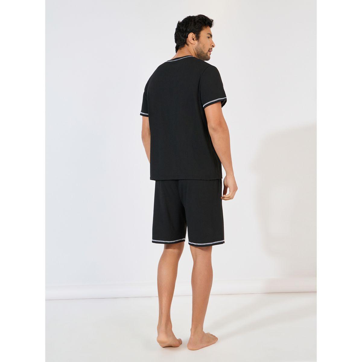 مجموعة من شورت وتيشيرت بتداخلات مدروزة-men-clothing-nightwear-sets-image-4