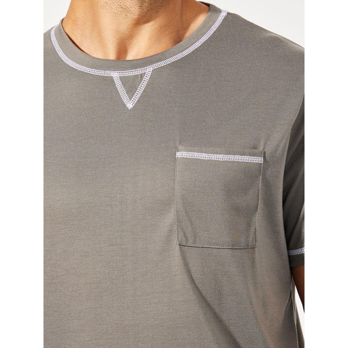 مجموعة من شورت وتيشيرت بتداخلات مدروزة-men-clothing-nightwear-sets-image-3