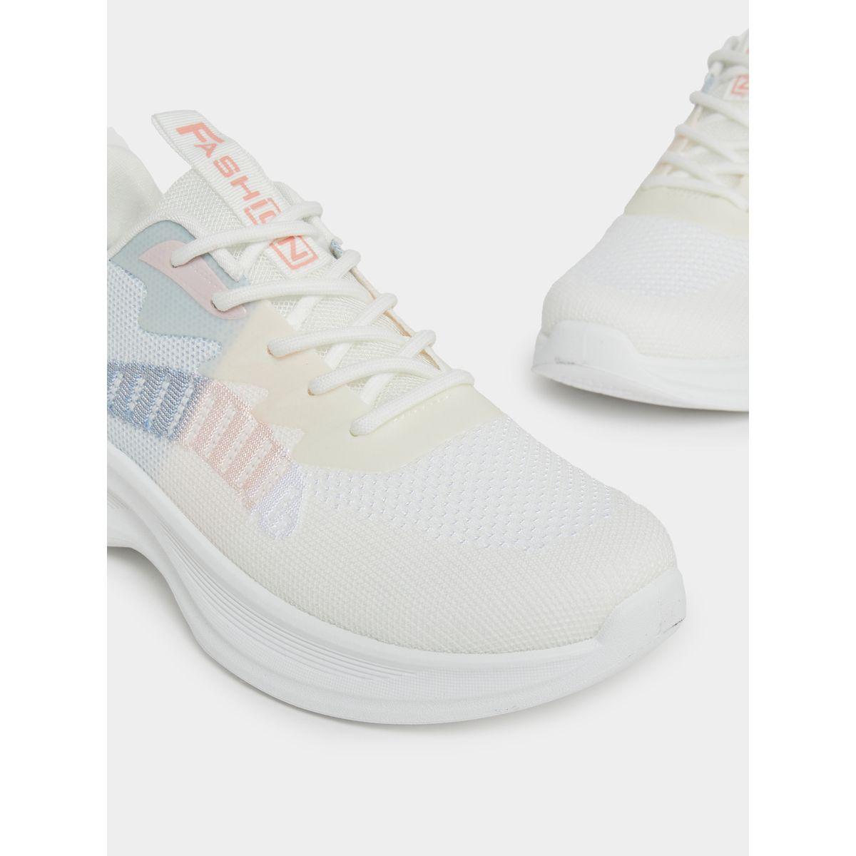حذاء سنيكرز بنمط كتل الالوان ورباط غلق-women-shoes-sneakers-image-4