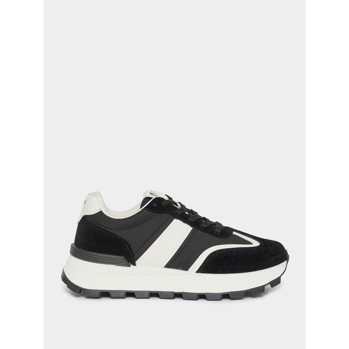 حذاء سنيكرز بنمط كتل الالوان ورباط غلق-women-shoes-sneakers-image-2
