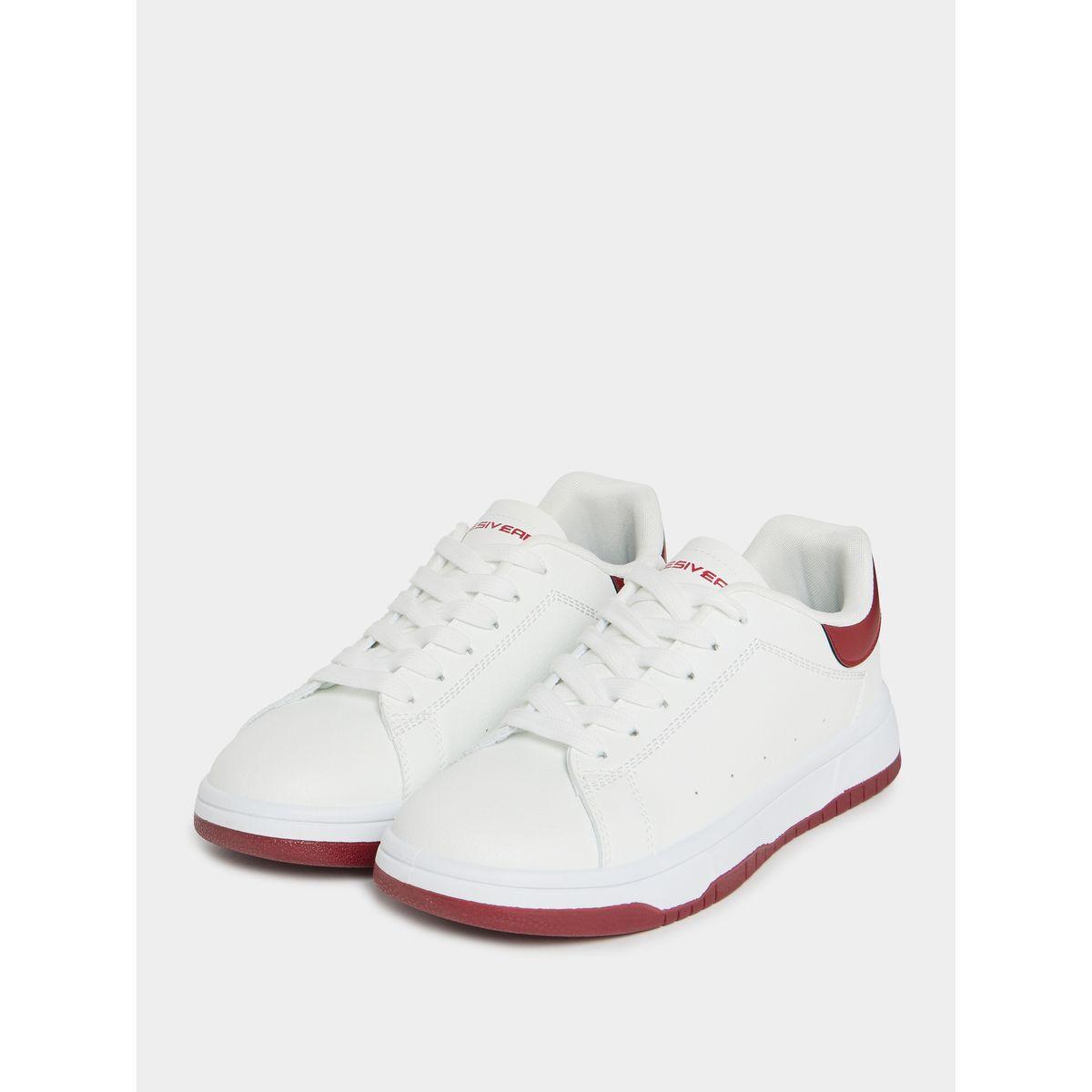 حذاء سنيكرز بنمط كتل الالوان ورباط غلق-women-shoes-sneakers-image-3