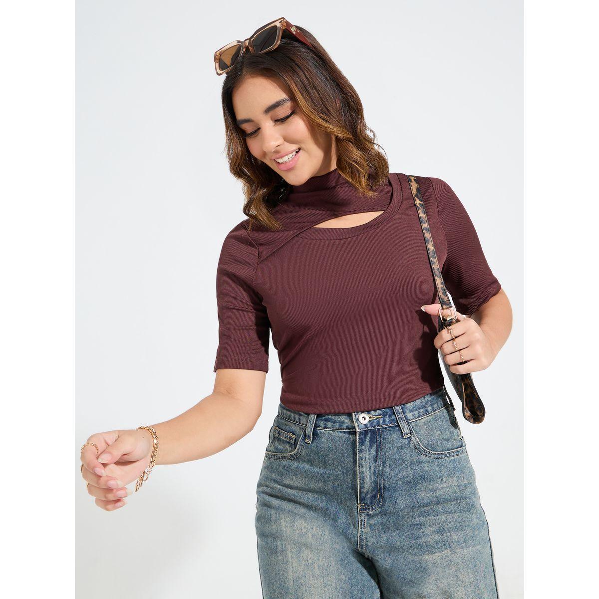 بلوزة محبوكة بنمط مضلع مع اكمام قصيرة-women-clothing-shirtsandblouses-blouses-image-1