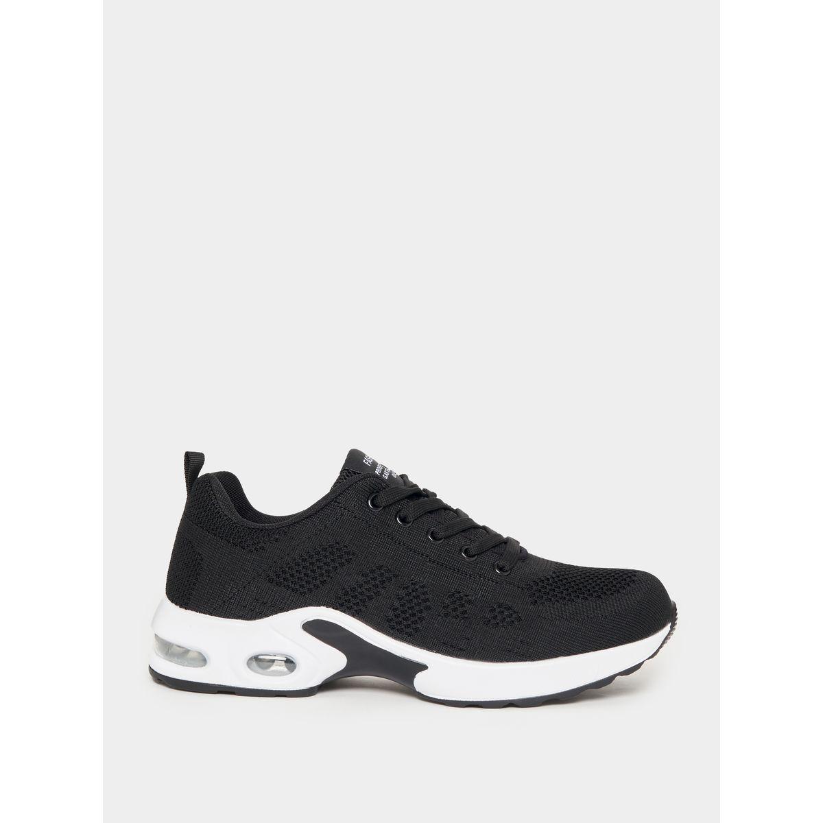 حذاء سنيكرز بتفاصيل شبكية ورباط غلق-women-shoes-sneakers-image-2