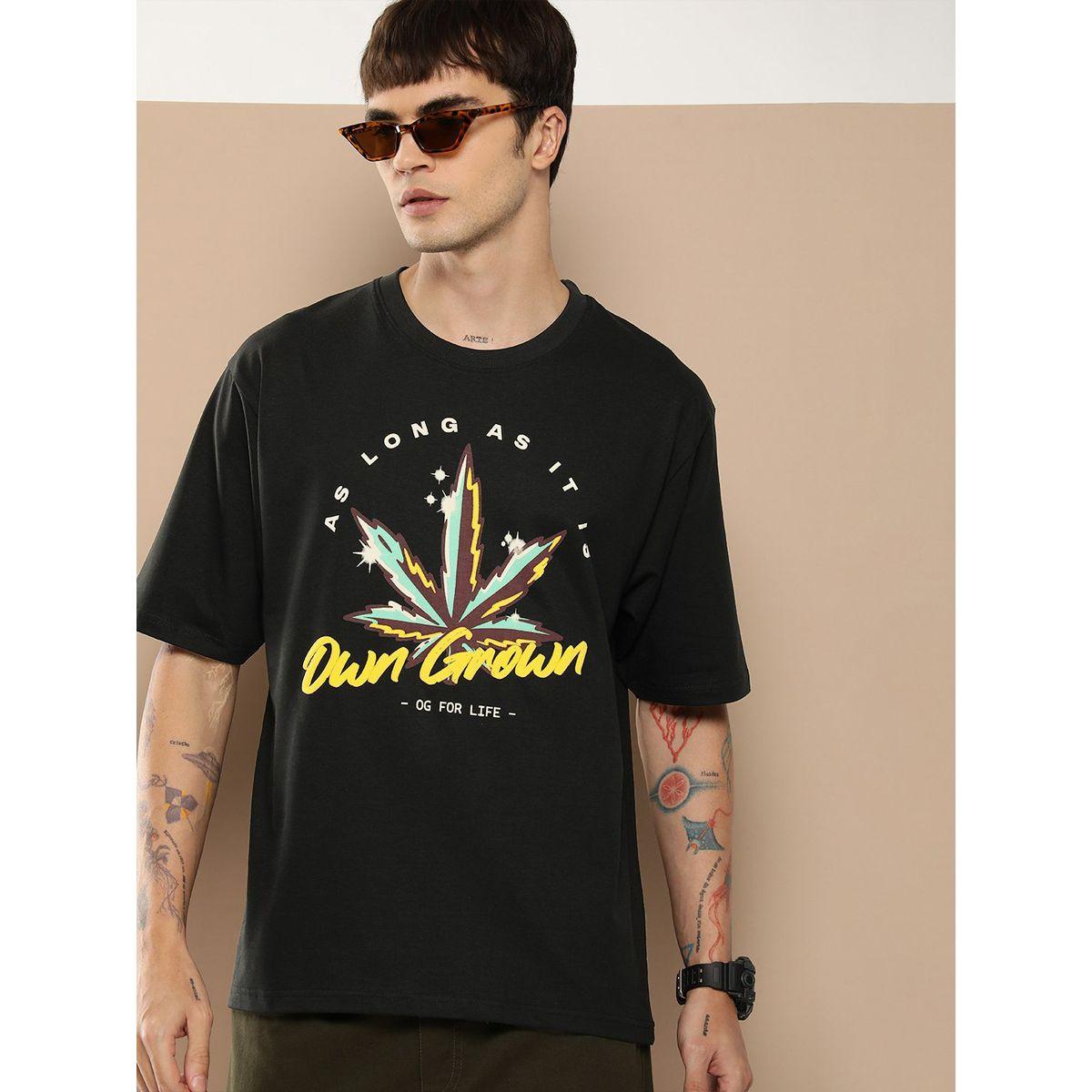 تيشيرت فضفاض باكتاف منخفضة وطبعة جرافيك ديفيرنس أوف أوبينيون × ستايلي-men-clothing-tshirtsandpolos-tshirts-image-1