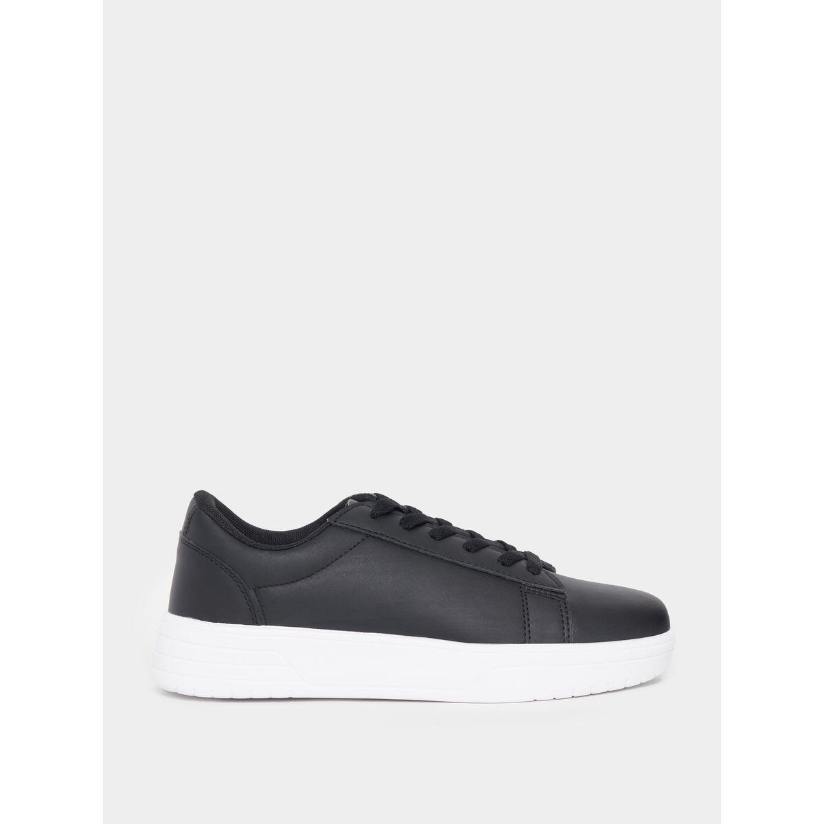 حذاء سادة مزين بدرزات مع رباط غلق-women-shoes-loafersandmoccasins-image-1