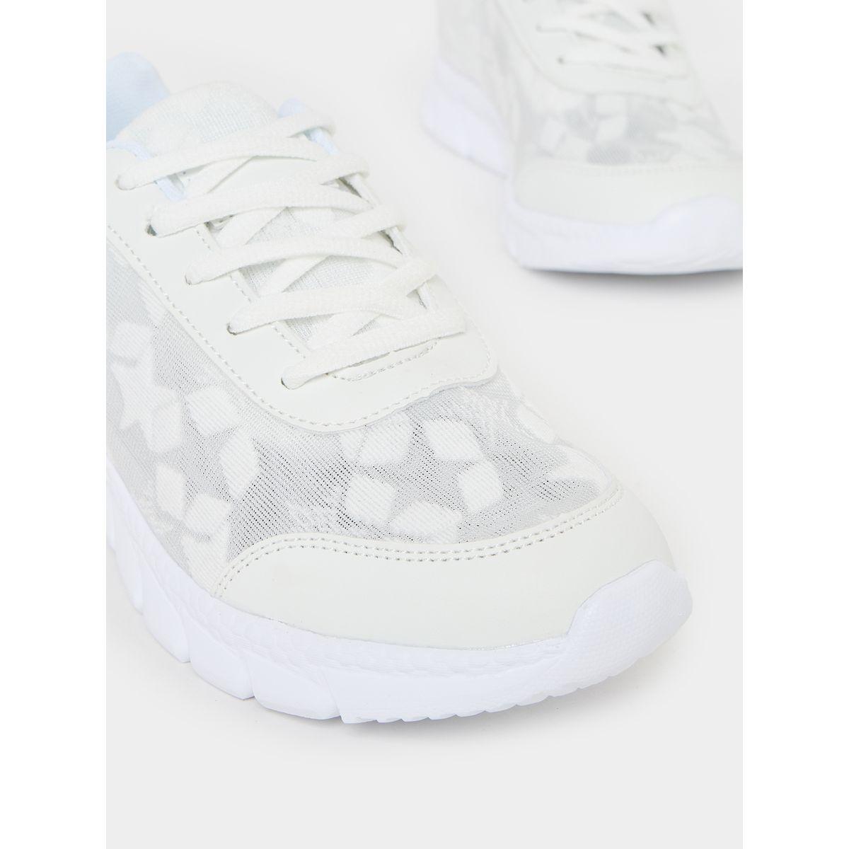 حذاء سنيكرز بتفاصيل شبكية ورباط غلق-women-shoes-sneakers-image-3