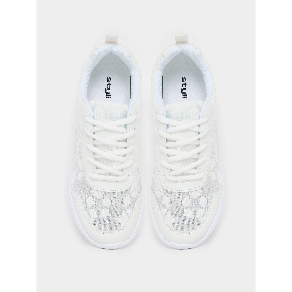 حذاء سنيكرز بتفاصيل شبكية ورباط غلق-women-shoes-sneakers-image-5
